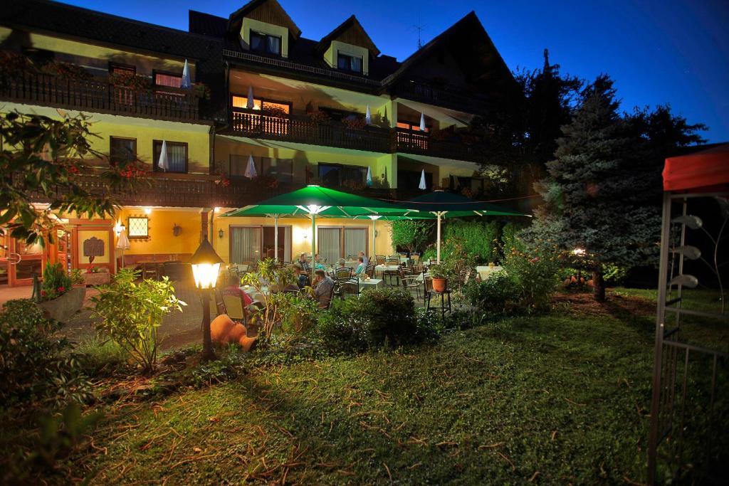 אוברקירש Ringhotel Garni Pflug מראה חיצוני תמונה