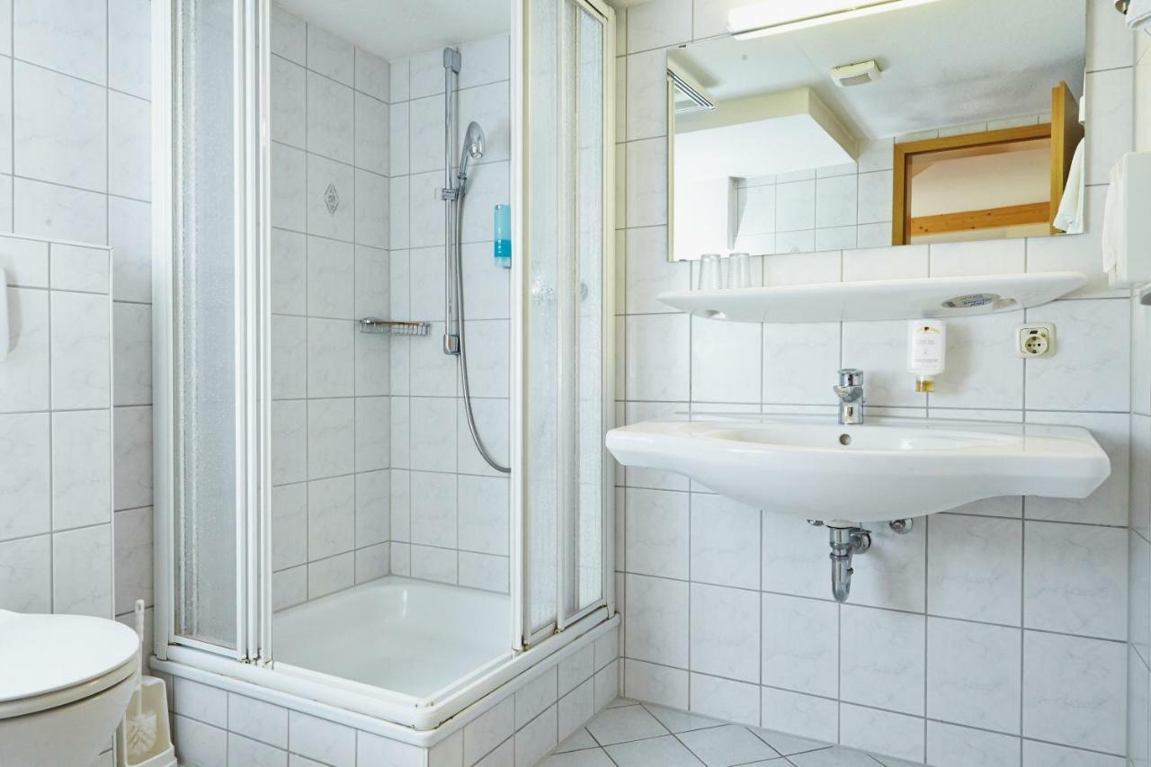 אוברקירש Ringhotel Garni Pflug מראה חיצוני תמונה