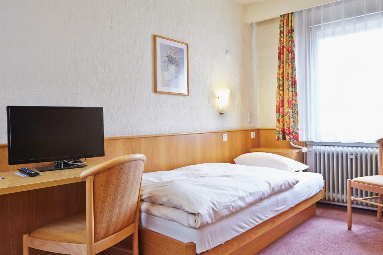 אוברקירש Ringhotel Garni Pflug מראה חיצוני תמונה