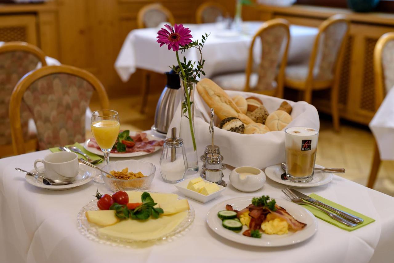 אוברקירש Ringhotel Garni Pflug מראה חיצוני תמונה