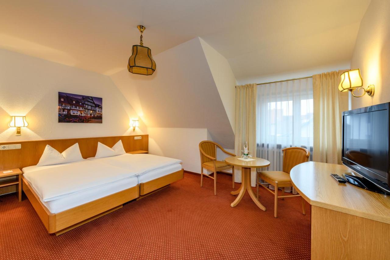 אוברקירש Ringhotel Garni Pflug מראה חיצוני תמונה