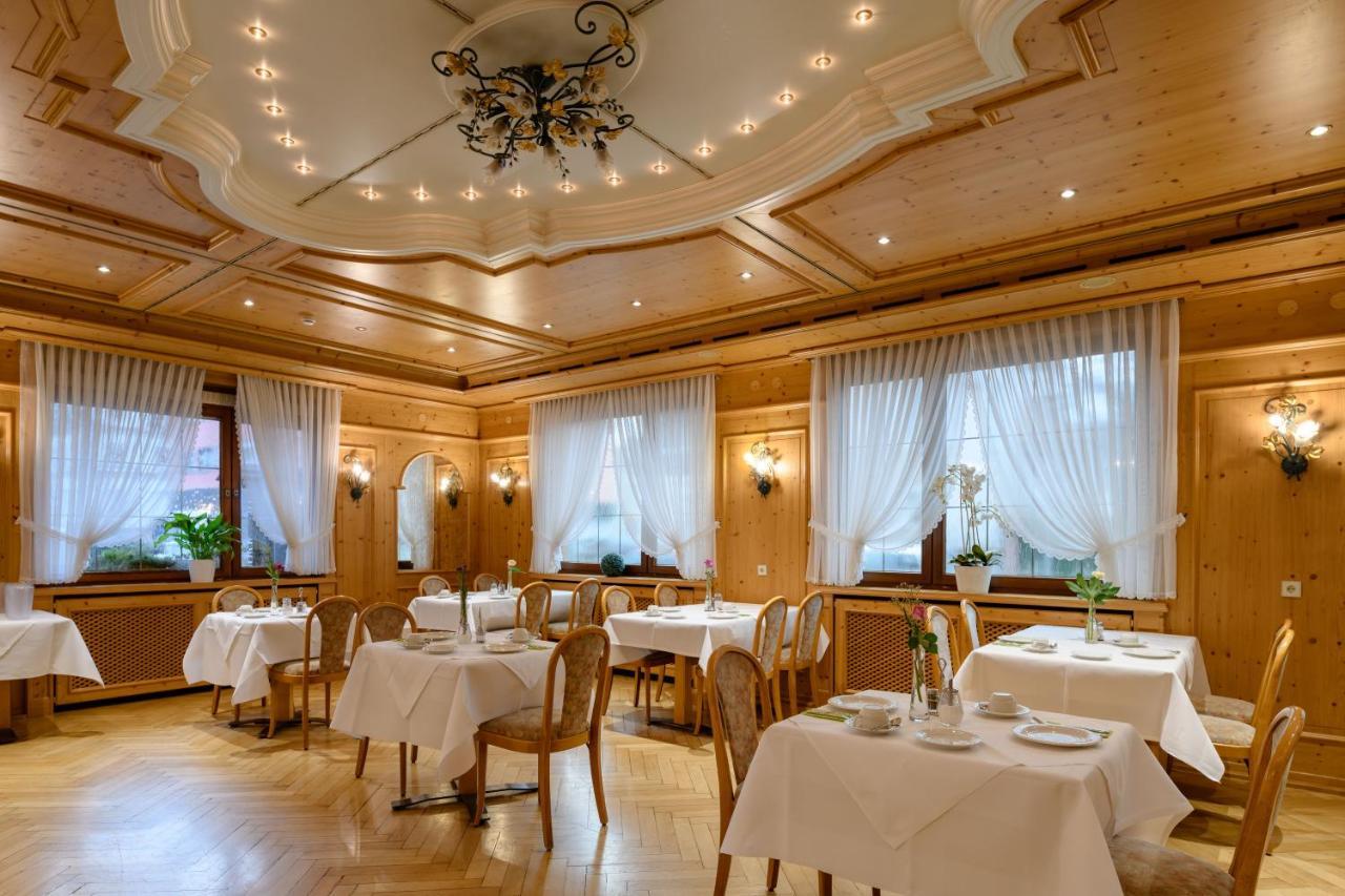 אוברקירש Ringhotel Garni Pflug מראה חיצוני תמונה