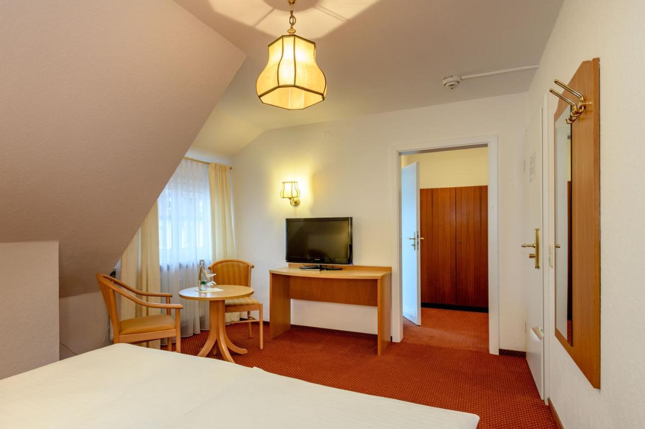 אוברקירש Ringhotel Garni Pflug מראה חיצוני תמונה
